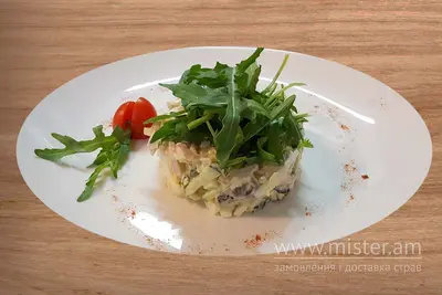 Салат із копченого балика з овочами Хутірець undefined фото