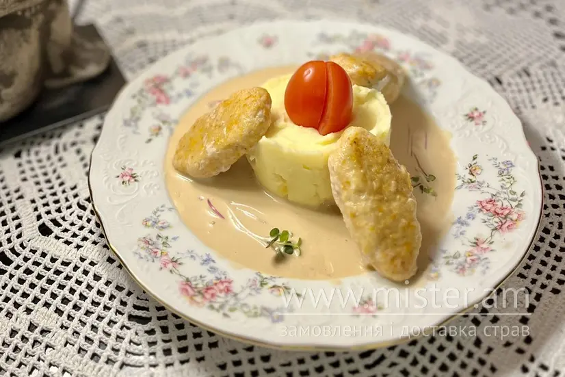 Котлетки зі щуки з картопляним пюре і соусом із креветок - "Велюров" в Чернігові фото