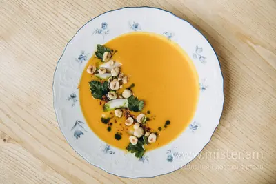 Моркв`яно-кокосовий суп пюре з фундуком, чілі та травами Delikacia undefined фото