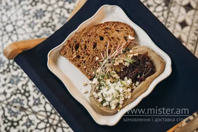 Печінковий паштет з ягідним кюлі та тостом Delikacia undefined фото