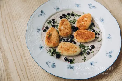Сирники з маковим соусом та чорницею Delikacia undefined фото