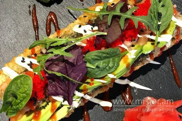 Рол "Хот-дог" з тар-таром із лосося - "Хочу Sushi-Pizza & Grill" в Сумах фото
