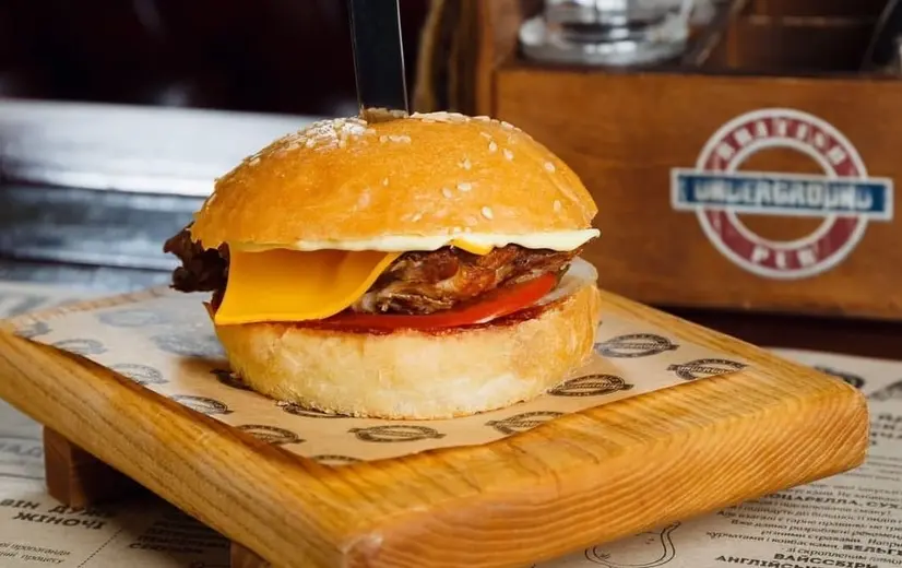 Бургер Дербі - "British Pub Underground" в Білій Церкві фото