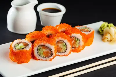 Суші "Каліфорнія з лососем в ікрі" TREBA Pizza & Sushi undefined фото