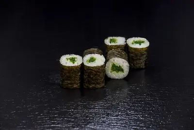 Макі з водоростями чука Tataki Sushi undefined фото