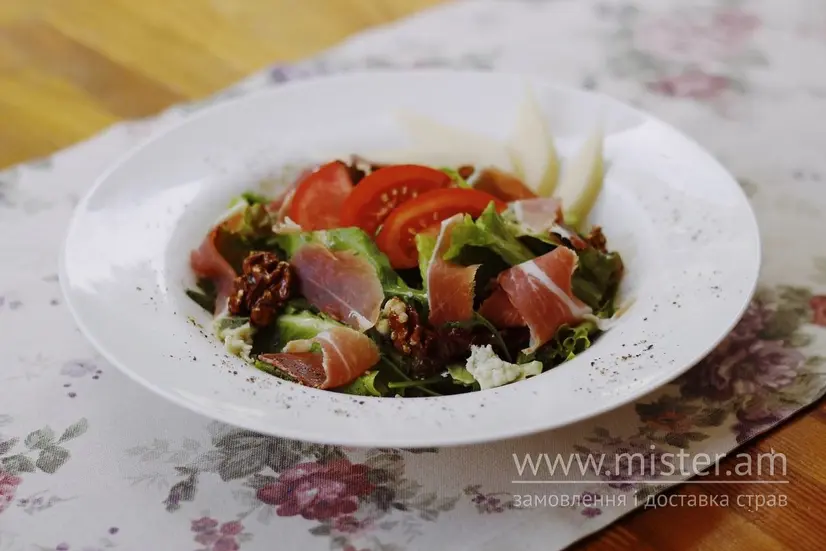 Салат з грушею та прошутто - "Peperoni" в Чернігові фото