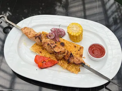 Шашлик курячий з болгарським перцем та кукурудзою Pasage Gartenberg undefined фото