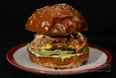 Бургер з рваною свининою Canadian Food undefined фото