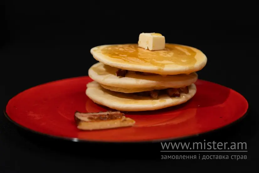 Панкейки з беконом та кленовим сиропом - "Canadian Food" в Івано-Франківську фото