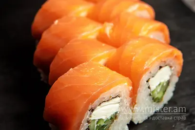 Рол "Філадельфія" з копченим лососем BAO sushi undefined фото