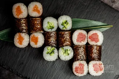 Макі з огірком BAO sushi undefined фото