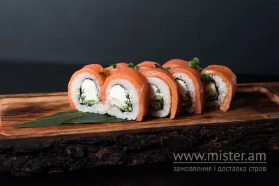 Філадельфія з копченим лососем Guava Sushi undefined фото
