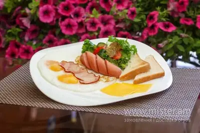 Яєчня з беконом Аристократ undefined фото
