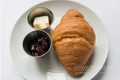 Круасан з маслом та вишневим джемом UNO undefined фото