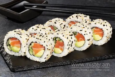 Каліфорнія з копченим лососем в кунжуті Sushi Master undefined фото
