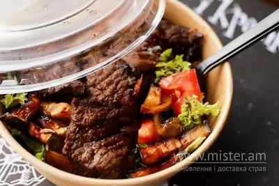 Салат "Теплий" з телятиною Doner House undefined фото