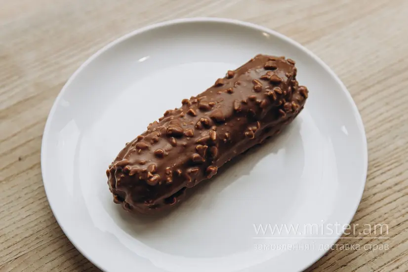 Еклер Снікерс - "Delikacia" в Івано-Франківську фото