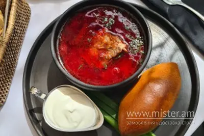 Борщ український з пухким пиріжком - "Bread & Salt" в Луцьку фото 