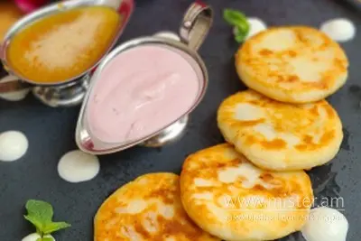 Домашні сирники з маком та курагою Bread & Salt undefined фото