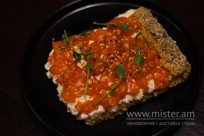 Рисова піца з лососем BAO sushi undefined фото