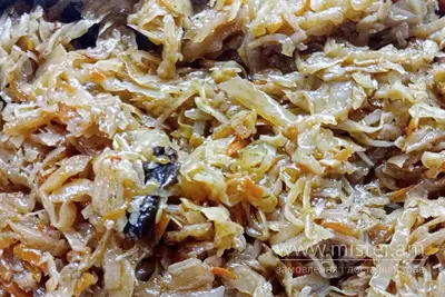Капуста тушкована з чорносливом Два гуся undefined фото