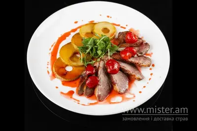 Качка з карамелізованою грушею та полуничним соусом DHH undefined фото