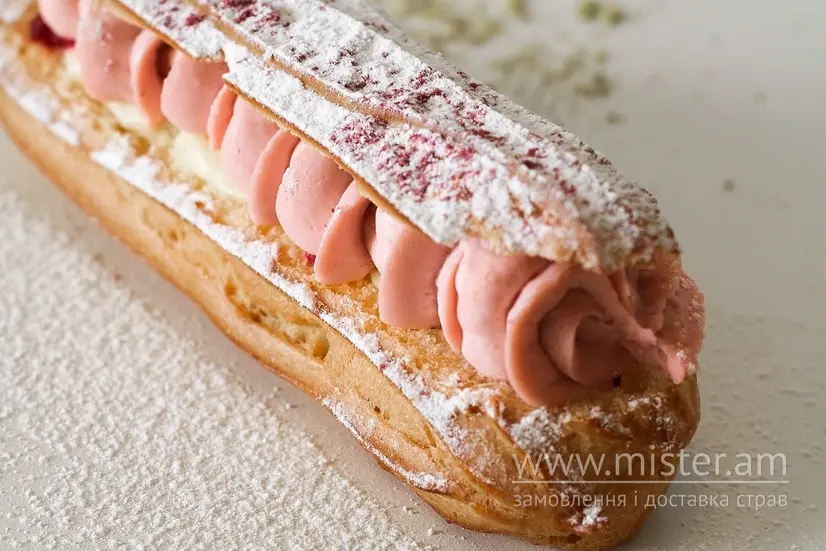 Еклер ягідний - "Boulangerie 33" в Чернівцях фото 