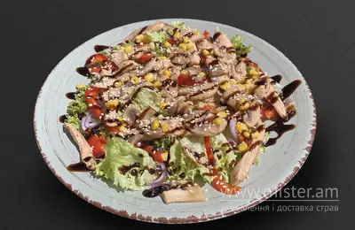 Теплий салат з куркою Grill Pub undefined фото