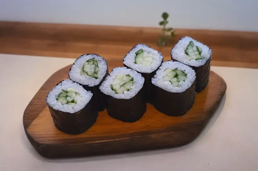 Роли міні з огірком - "Доставка піци і суші Дарницький район GoGoPizza & SUSHIGO!" в Києві фото 