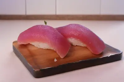 Суші з тунцем 2шт Доставка піци і суші Дарницький район GoGoPizza & SUSHIGO! undefined фото