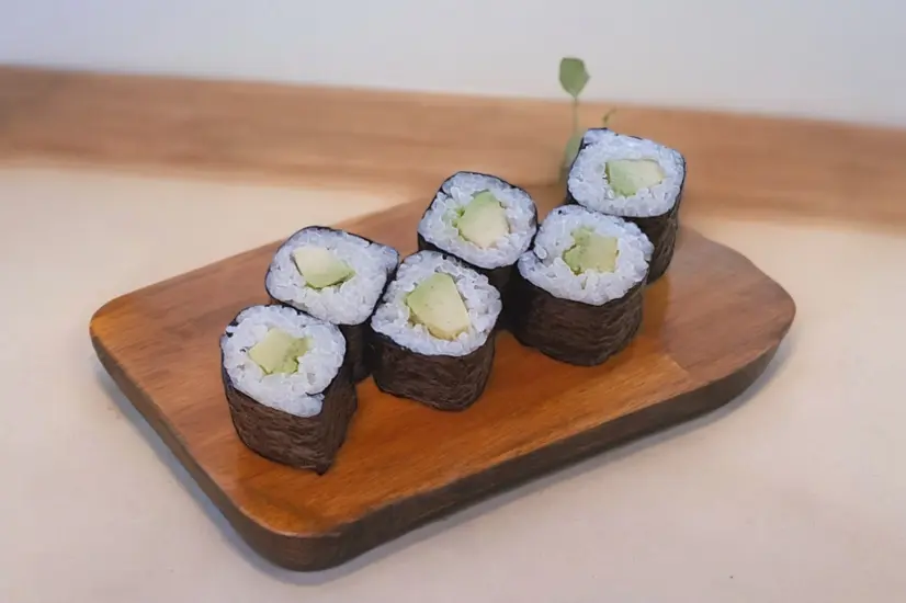 Роли міні з авокадо - "Доставка піци і суші Дарницький район GoGoPizza & SUSHIGO!" в Києві фото 