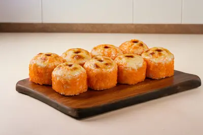 Запеченный ролл с лососем Пицца и суши Дарницкий район GoGoPizza & SUSHIGO! undefined фото