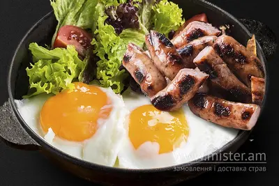 Сніданок з яйцем та ковбасками Grill Pub undefined фото