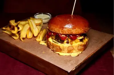 Crispy bacon burger + картопляні діпи Шеф Клуб undefined фото