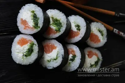Футомакі з лососем та чукою Marlin undefined фото