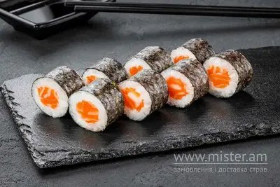 Макі з лососем Sushi Master undefined фото