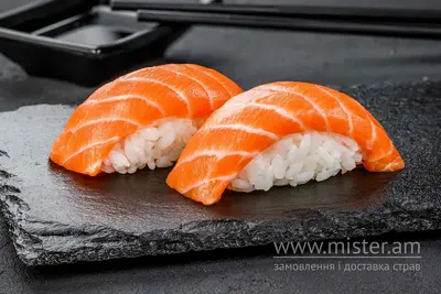 Суші нігірі з лососем Sushi Master undefined фото