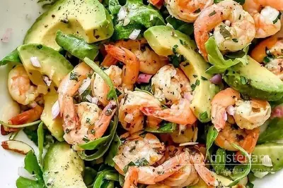 Салат з авокадо і смаженими креветками Salad Day undefined фото
