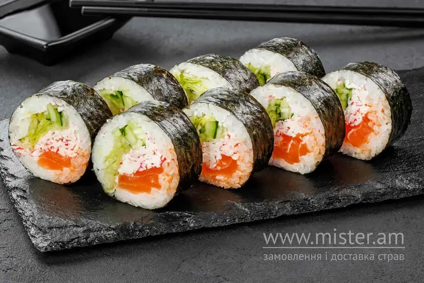 Футомакі з лососем (гострий) - "Sushi Master" в Івано-Франківську фото