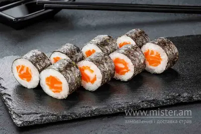 Макі з лососем Sushi Master undefined фото