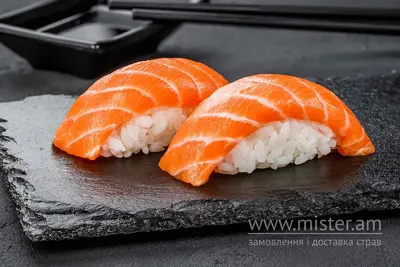 Суші нігірі з лососем Sushi Master undefined фото