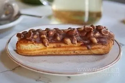 Еклер снікерс - "Idealist Coffee" в Луцьку фото 