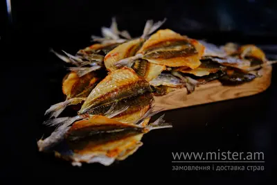 Жовтий смугастик По пивку? undefined фото
