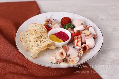 Асорті з маринованого сала з грінками  Adaline undefined фото