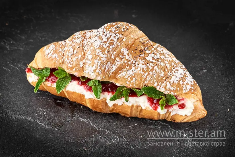 Круасан Малинова насолода - "Lviv Croissants" в Умані фото