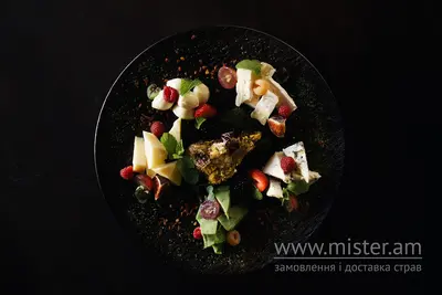 Палітра сирів з сезонними фруктами та медовими сотами Brewmen undefined фото