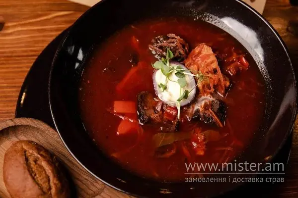 Борщ з качкою і копченою грушею - "Кучері" в Чернівцях фото 