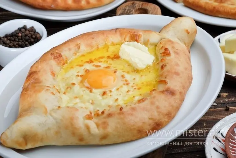 Хачапурі по-аджарськи - "Хінкальня на вул. Небесної Сотні" в Чернівцях фото