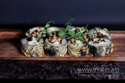 Рол гарячий з лососем та сиром Guava Sushi undefined фото