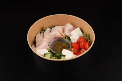 Салат з індичкою карі та соусом Песто Meat Bar Івано-Франківськ undefined фото